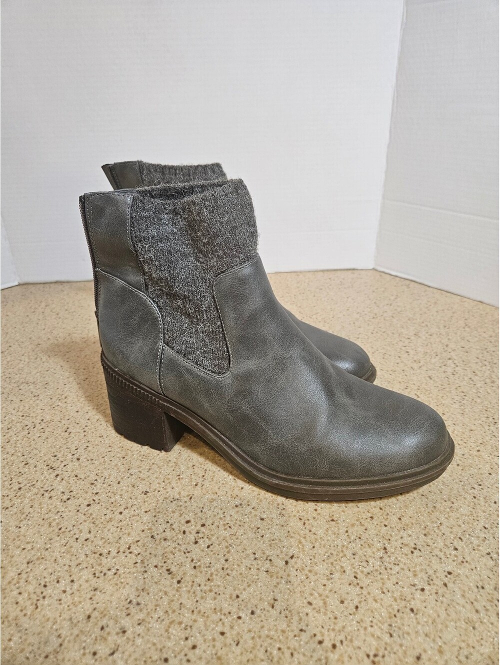 Bullboxer B-52 gray ankle boots